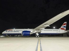 La compagnie aérienne British Airways attend dans les prochains jours le premier des douze Boeing 787-10 Dreamliner, qui s’ajou