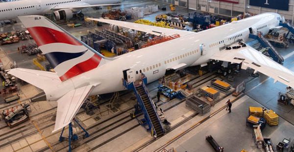 La compagnie aérienne British Airways attend ces prochaines semaines la livraison du premier des douze Boeing 787-10 Dreamliner c