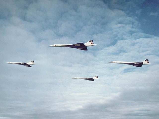 air-journal_British Airways Concorde formation
