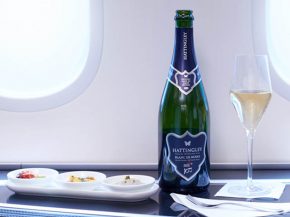 La compagnie aérienne British Airways célèbre son centenaire avec le lancement de son propre vin mousseux anglais : les pa
