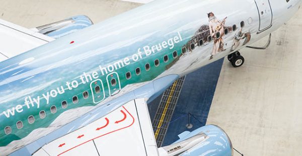 La compagnie aérienne Brussels Airlines a dévoilé sur un de ses Airbus A320 sa sixième livrée   Belgian Icons », 