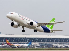 
Le groupe chinois HNA Aviation Group a signé pour 60 COMAC C919 et 40 ARJ21 pour les compagnies aériennes Urumqi Air et Suparna