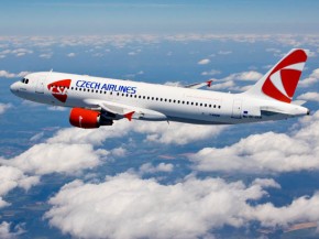 
La compagnie aérienne CSA Czech Airlines a été placée en redressement judiciaire, croulant sous le poids de sa dette et faute