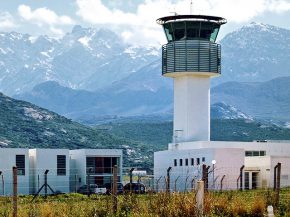 Un plan de départs volontaires chez la compagnie aérienne Air France devrait concerner 441 emplois au sol, principalement dans l