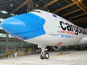 La compagnie aérienne de fret Cargolux Airlines a dévoilé les images d’un de ses Boeing 747-8F affublé d’une livrée spéc