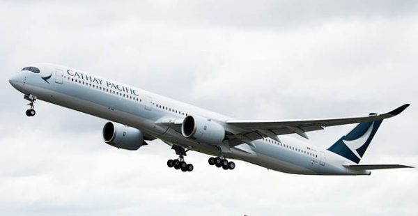 Le premier des vingt Airbus A350-1000 commandés par la compagnie aérienne Cathay Pacific a effectué hier son vol inaugural, tan