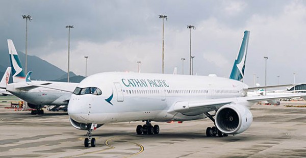 
La compagnie aérienne Cathay Pacific a réduit en 2021 sa perte à 703 millions de dollars, après être revenue dans le vert au