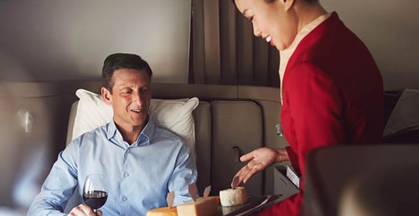 La compagnie aérienne Cathay Pacific a confirmé qu’elle honorera les réservations effectuées aux tarifs de la classe Economi