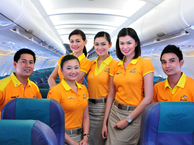air-journal_Cebu Pacific crew