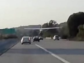 Atterrissage réussi sur une autoroute (vidéo) 1 Air Journal