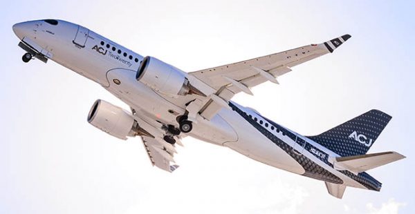 
Le premier ACJ TwoTwenty a été livré à Comlux depuis la chaîne d assemblage final de l Airbus A220 à Mirabel, au Canada. A 