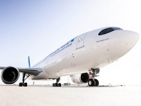 
Le loueur d avions AerCap Holdings a annoncé ahier avoir livré le premier des quatre nouveaux Airbus A330neo à Corsair. Les tr