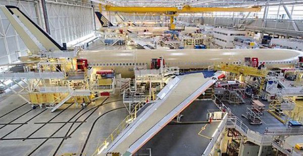 
Airbus a enregistré le mois dernier 5 commandes brutes, et livré 54 avions à 32 compagnies aériennes et sociétés de leasing