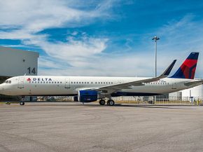 
Deux passagers d’un vol de la compagnie aérienne Delta Air Lines ont décidé qu’ils ne voulaient plus voler et ont ouvert u