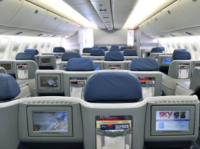 
Deux grandes compagnies américaines, Delta Air Lines et United Airlines, proposent désormais des offres allégées de leurs cab