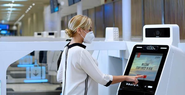 La compagnie aérienne Emirates Airlines a installé dans le T3 de l’aéroport de Dubaï huit bornes d enregistrement automatiqu