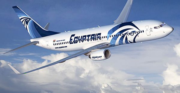 
Samedi 7mai, EgyptAir a célébré son 90e anniversaire avec ses clients voyageant sur ses vols en offrant des cadeaux, du matér