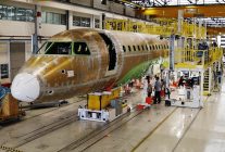 
Embraer a annoncé aujourd hui son intention d investir environ 390 millions de dollars américains et d embaucher 900 employés 