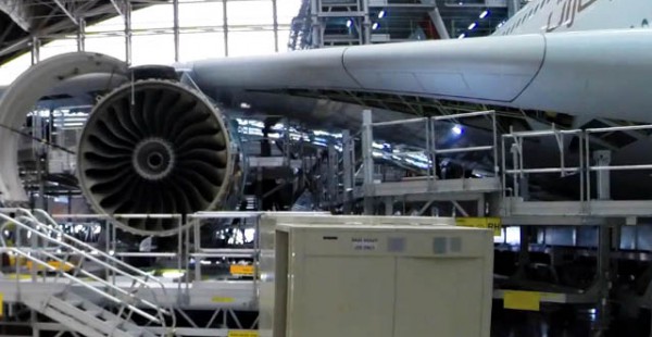 
Plusieurs exemplaires de l Airbus A380 en service ont des fissures dans la structure interne des ailes et ont été rapatriés à