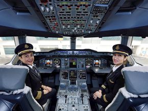 La compagnie aérienne Emirates Airlines serait sur le point de licencier 192 pilotes, principalement des cadets et de nouvelles r