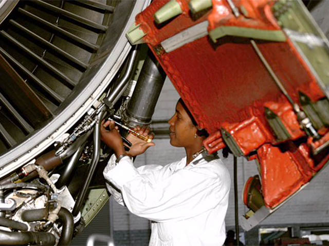 air-journal_Ethiopian Airlines maintenance femme@Star Alliance