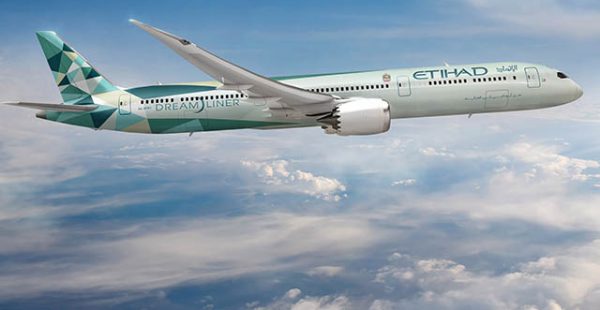 Malgré la suspension de ses vols passagers réguliers en réponse à la pandémie de Covid-19, la compagnie aérienne Etihad Airw