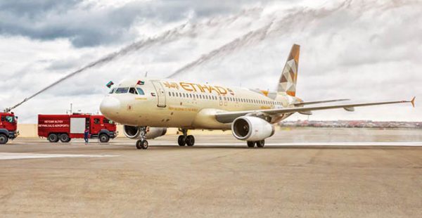 La compagnie aérienne Etihad Airways a inauguré une nouvelle liaison entre Abou Dhabi et Bakou, annonçant dans la foulée un pa