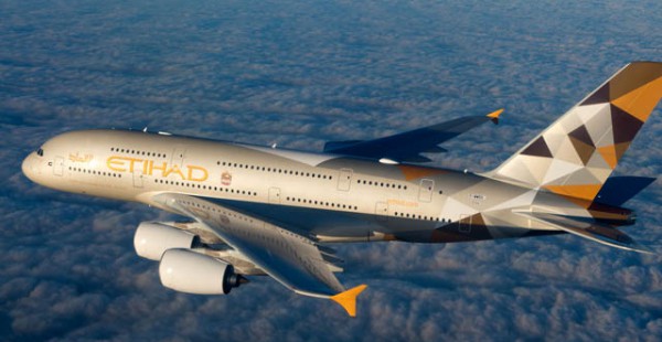 La compagnie aérienne Etihad Airways déploiera en octobre un Airbus A380 également sur son deuxième vol quotidien entre Abou D