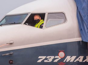 L’administrateur du régulateur américain FAA a jugé satisfaisant le vol en Boeing 737 MAX 7 qu’il a piloté lui-même hier,