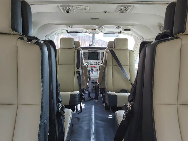 Ouessant : Finistair présente son nouvel avion 49 Air Journal