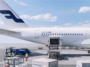 
La compagnie aérienne Finnair Cargo se prépare à transporter les vaccins contre la Covid-19, plusieurs sociétés pharmaceutiq
