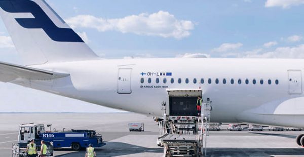 
La compagnie aérienne Finnair Cargo se prépare à transporter les vaccins contre la Covid-19, plusieurs sociétés pharmaceutiq