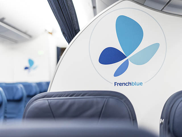 French blue pose son A350 à La Réunion 7 Air Journal