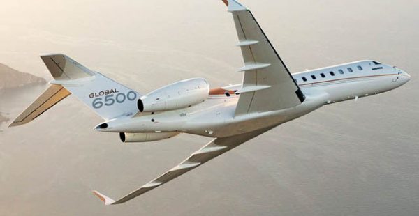 
La Grande-Bretagne a durci ses sanctions contre le secteur aérien russe, alors que le principal aéroport de Kiev aurait pour la