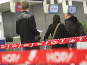 La compagnie aérienne Air France devrait annoncer dans dix jours un nouveau plan de départs volontaires, touchant cette fois le 