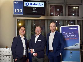 Hahn Air, leader du marché de la distribution aérienne, est la première compagnie aérienne à avoir émis un   billet du