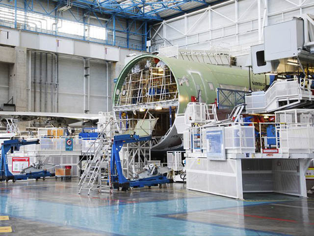 Airbus A330 : -300 pour SAS Scandinavian, -200 pour Hi Fly 67 Air Journal