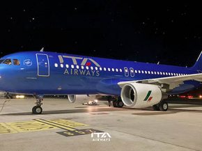 
Dix ans après la suspension des liaisons aériennes entre Italie et Libye, la compagnie aérienne ITA Aiways y a opéré lundi u