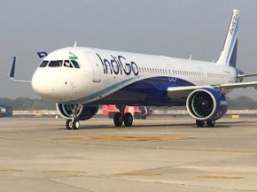 La compagnie aérienne low cost IndiGo Airlines a pris possession du premier des 150 Airbus A321neo attendus, dont elle devient op