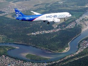 La compagnie aérienne porte-drapeau de la Russie Aeroflot devient le plus gros client du tout dernier avion à moyenne portée co