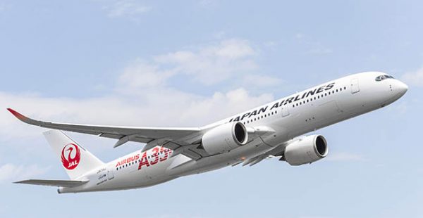 La compagnie aérienne Japan Airlines a réceptionné son premier A350-900, qui est aussi le premier Airbus acquis de sa flotte. L