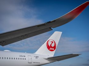 
Japan Airlines (JAL) a renoué avec un bénéfice net sur son année fiscale 2022-2023, après deux années de pertes en raison d