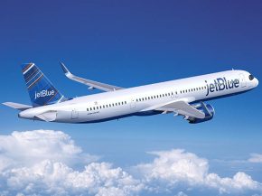 
Après Londres et Paris, la compagnie aérienne JetBlue Airways veut lancer deux nouvelles liaisons vers Amsterdam, depuis New Yo