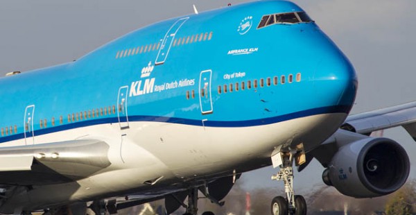 
Un incident de remorquage à Amsterdam a fait se percuter un Airbus A330 et un Boeing 747 de la compagnie aérienne KLM Royal Dut
