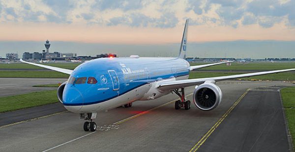 La compagnie aérienne KLM Royal Dutch Airlines a supprimé de son programme de vol la liaison saisonnière entre Amsterdam et Por
