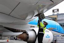 
La baisse des prix du carburant en 2025 constitue un véritable soulagement pour les compagnies aériennes, souvent lourdement im