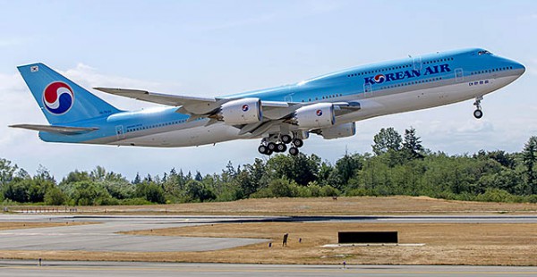 
La compagnie aérienne Korean Air convertit un de ses Boeing 747-8i en version VIP pour le ministère de la défense, tandis que 
