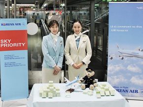 La compagnie aérienne Korean Air fête cette année son cinquantième anniversaire avec une livrée spéciale sur des avions dép