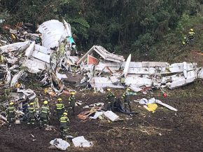 Le manque de carburant est à l origine&nbsp;du crash de l’Avro RE85&nbsp;de la compagnie charter&nbsp;LAMIA Bolivia&nbsp;le 28 