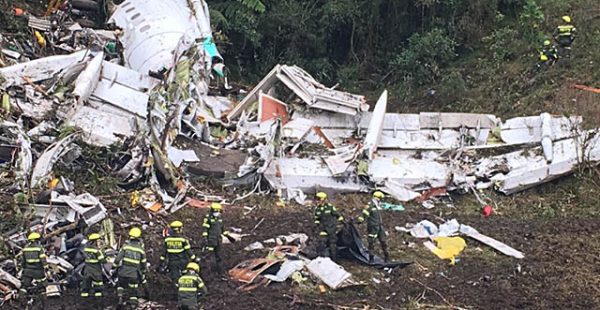 Le manque de carburant est à l origine&nbsp;du crash de l’Avro RE85&nbsp;de la compagnie charter&nbsp;LAMIA Bolivia&nbsp;le 28 